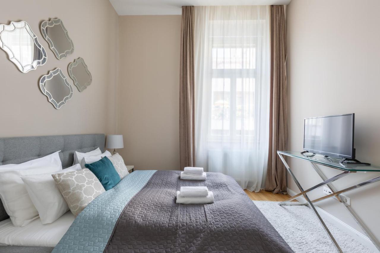 Lovely 2-Bedroom Apartment At The Vaci Street Βουδαπέστη Εξωτερικό φωτογραφία