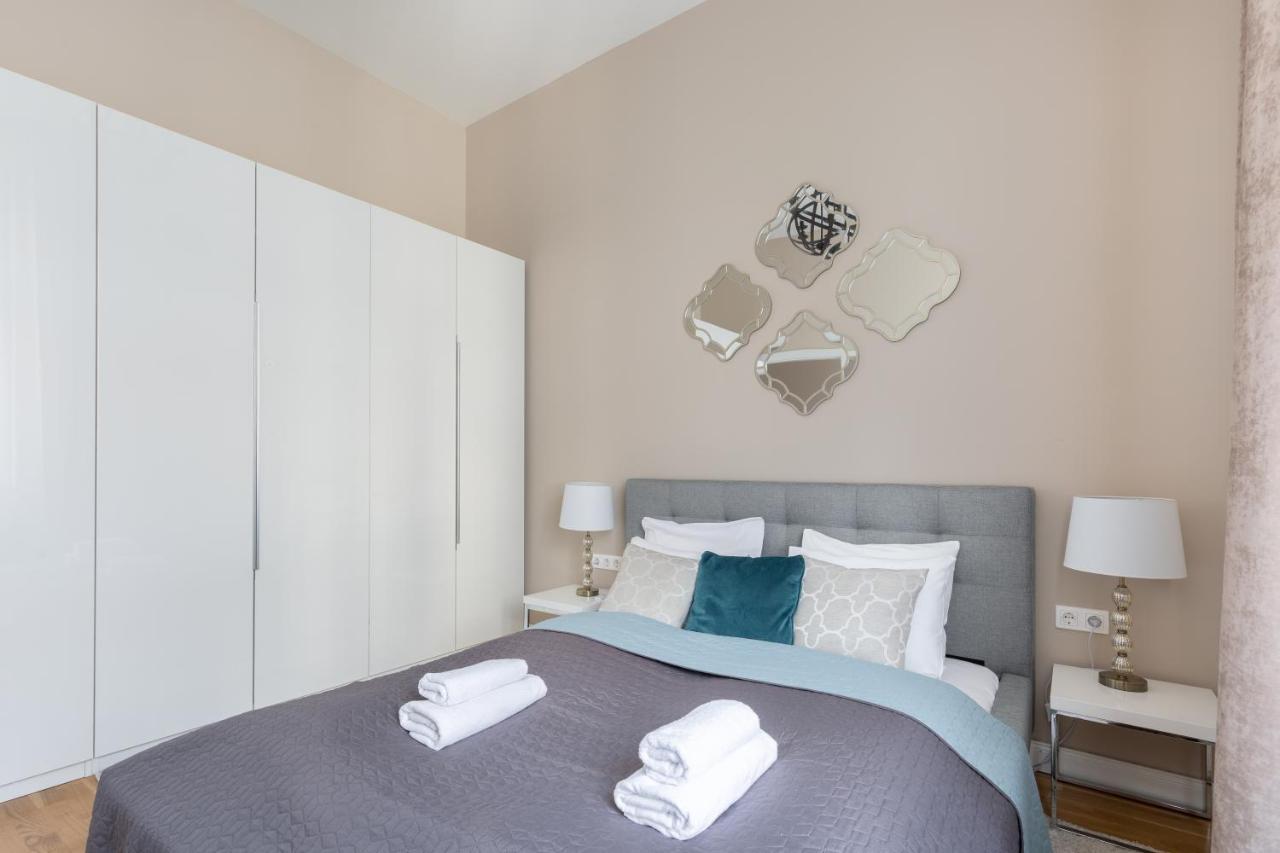 Lovely 2-Bedroom Apartment At The Vaci Street Βουδαπέστη Εξωτερικό φωτογραφία
