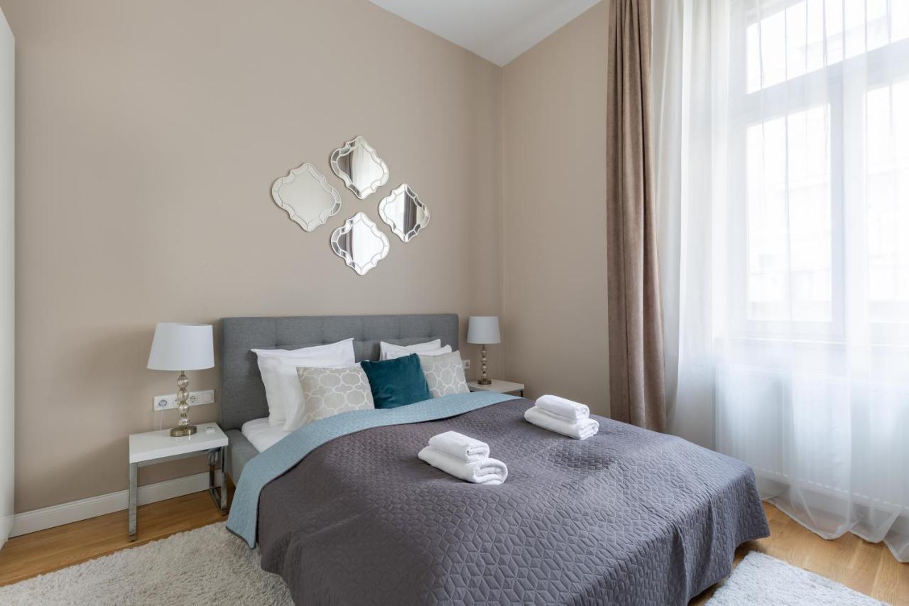 Lovely 2-Bedroom Apartment At The Vaci Street Βουδαπέστη Εξωτερικό φωτογραφία